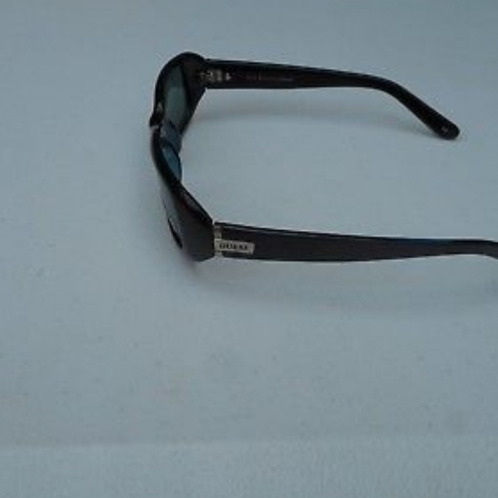 Authentic GUESS Polarized Sunglasses w Case + Rag - Picture 4 of 6